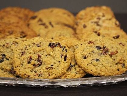 Date and banana cookies
